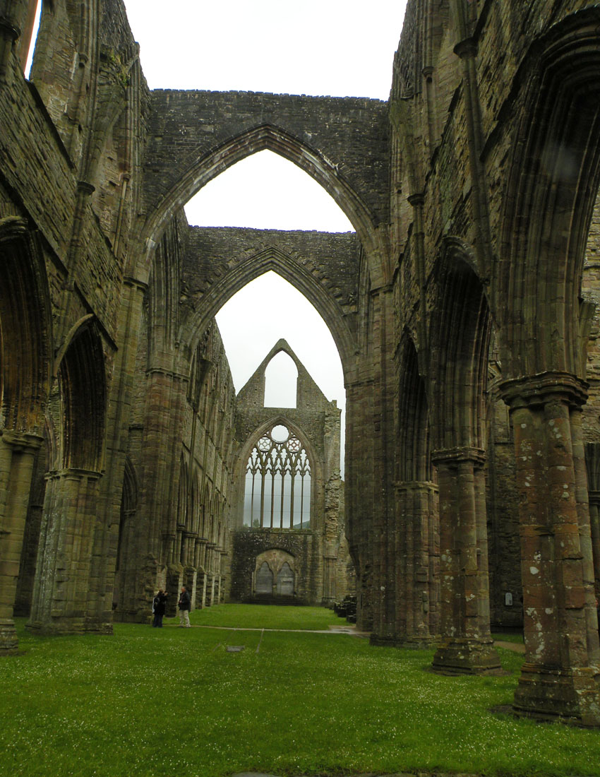 Visitando una abbazia gotica...